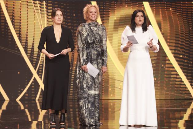 Deutscher Filmpreis 2023 Jasmin Tabatabai, Nicolette Krebitz, Katja Riemann Laudatorinnen BESTE FILMMUSIK bei der Verleihung der Lola - Deutscher Filmpreis 2023 im Theater am Potsdamer Platz in Berlin 12.05.2023 Copyright: xEventpressx