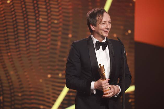 Deutscher Filmpreis 2023 BESTE FILMMUSIK Gewinner Volker Bertelmann IM WESTEN NICHTS NEUES bei der Verleihung der Lola - Deutscher Filmpreis 2023 im Theater am Potsdamer Platz in Berlin 12.05.2023 Copyright: xEventpressx