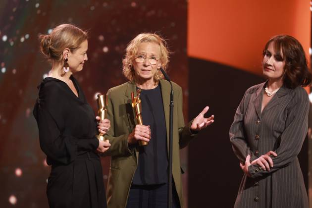 Deutscher Filmpreis 2023 BESTER DOKUMENTARFILM ELFRIEDE JELINEK - DIE SPRACHE VON DER LEINE LASSEN bei der Verleihung der Lola - Deutscher Filmpreis 2023 im Theater am Potsdamer Platz in Berlin 12.05.2023 Copyright: xEventpressx