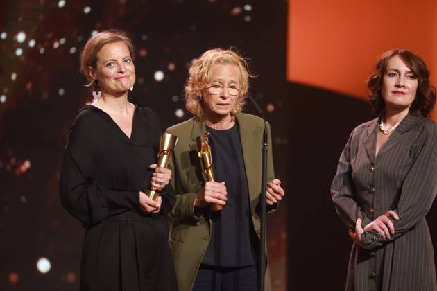 Deutscher Filmpreis 2023 BESTER DOKUMENTARFILM ELFRIEDE JELINEK - DIE SPRACHE VON DER LEINE LASSEN bei der Verleihung der Lola - Deutscher Filmpreis 2023 im Theater am Potsdamer Platz in Berlin 12.05.2023 Copyright: xEventpressx