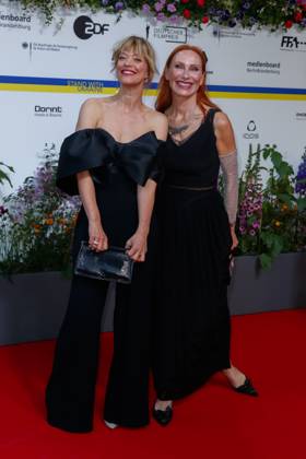 Event - Deutscher Filmpreis 2023 Heike Makatsch und Andrea Sawatzki beim 73. Deutschen Filmpreis im Theater am Potsdamerplatz am 12.05.2023 in Berlin. Copyright: xEventpressxKochanx