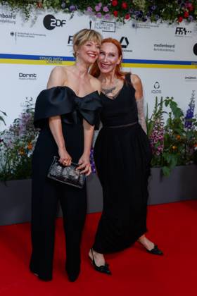 Event - Deutscher Filmpreis 2023 Heike Makatsch und Andrea Sawatzki beim 73. Deutschen Filmpreis im Theater am Potsdamerplatz am 12.05.2023 in Berlin. Copyright: xEventpressxKochanx
