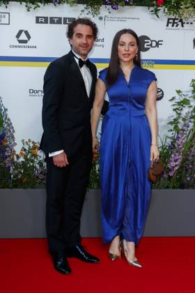 Event - Deutscher Filmpreis 2023 Oliver Wnuk und Mina Tander beim 73. Deutschen Filmpreis im Theater am Potsdamerplatz am 12.05.2023 in Berlin. Copyright: xEventpressxKochanx