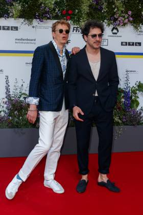 Event - Deutscher Filmpreis 2023 Alexander Scheer und Fahri Yardim beim 73. Deutschen Filmpreis im Theater am Potsdamerplatz am 12.05.2023 in Berlin. Copyright: xEventpressxKochanx