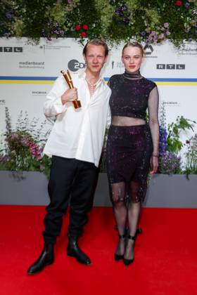 Event - Deutscher Filmpreis 2023 Felix Kammerer und Luna Wedler beim 73. Deutschen Filmpreis im Theater am Potsdamerplatz am 12.05.2023 in Berlin. Copyright: xEventpressxKochanx