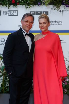 Event - Deutscher Filmpreis 2023 Jan Josef Liefers mit Ehefrau Anna Loos beim 73. Deutschen Filmpreis im Theater am Potsdamerplatz am 12.05.2023 in Berlin. Copyright: xEventpressxKochanx
