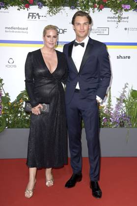 Anika Decker und Arne-Carlos Böttcher bei der 73. Verleihung des Deutschen Filmpreises 2023 im Theater am Potsdamer Platz. Berlin, 12.05.2023