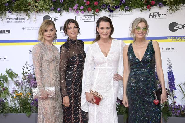 Andrea Lüdke, Gerit Kling, Anja Kling und Ursula Karven bei der 73. Verleihung des Deutschen Filmpreises 2023 im Theater am Potsdamer Platz. Berlin, 12.05.2023