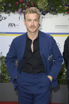 Albrecht Schuch bei der 73. Verleihung des Deutschen Filmpreises 2023 im Theater am Potsdamer Platz. Berlin, 12.05.2023