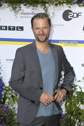Philipp Hochmair bei der 73. Verleihung des Deutschen Filmpreises 2023 im Theater am Potsdamer Platz. Berlin, 12.05.2023