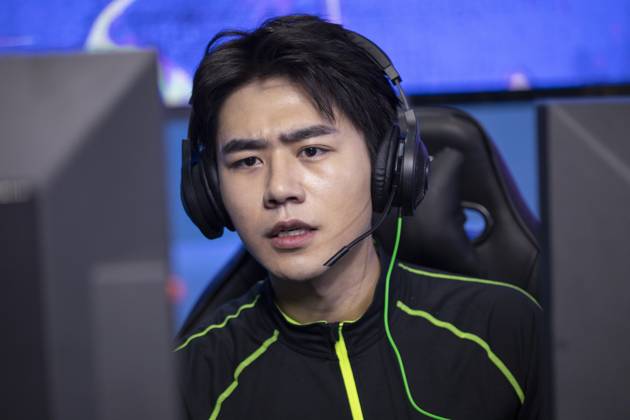 Young Chinese man playing esports Beijing China Copyright: xLianxFeix bji06060113