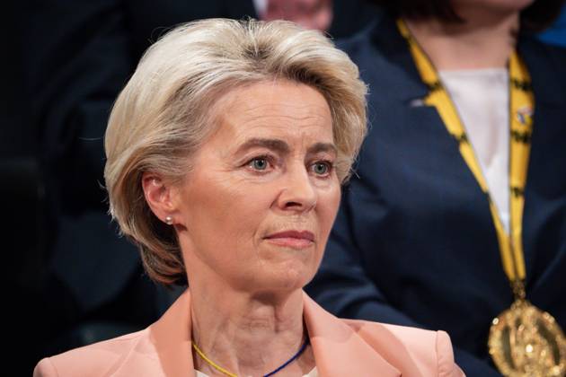 Verleihung des Karlspreises im Aachener Dom an das ukrainischen Volk Aktuell, 14.05.2023, Aachen, Dr. Ursula von der Leyen, Praesidentin der Europaeischen Kommission bei der feierlichen Ueberreichung des Internationalen Karlspreis zu Aachen an das ukrainische Volk im Kroenungssaal des Rathaus zu Aachen Aachen Nordrhein-Westfalen Deutschland