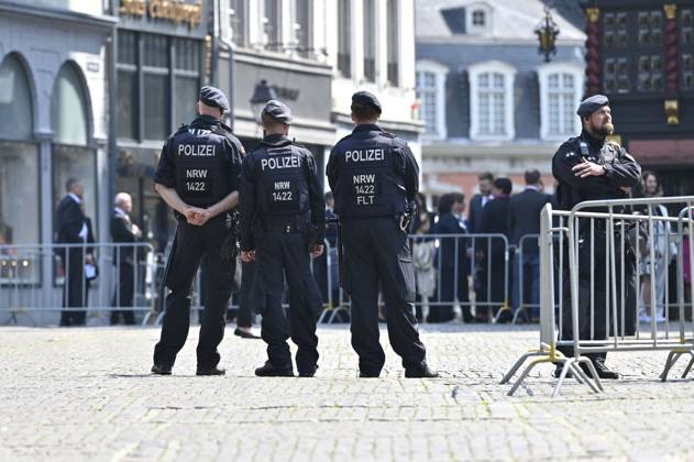 Polizei bei der Verleihung des Karlspreises 2023 an Wolodymyr Selenskyj und das ukrainische Volk im Aachener Rathaus. Aachen, 14.05.2023
