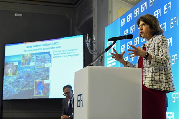 ISPI Preis Verleihung in Mailand foto IPP Mario Romano Milano 16 5 2023 Premio ISPI 2022 nella foto Fabiola Gianotti, direttrice generale del CERN Italy Photo Press - World Copyright Premio ISPI 2022