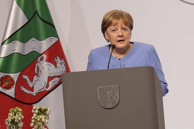 Verleihung Staatspreis NRW an Angela Merkel Bundeskanzlerin a.D. Dr. Angela Merkel bei Ihre Dankesrede auf der Buehne nach der Verleihung des Staatspreis 2023 des Landes Nordrhein-Westfalen in der Flora in Koeln, 16.05.2023, Koeln, Koeln Nordrhein-Westfalen