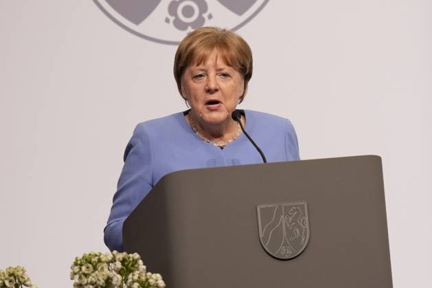 Verleihung Staatspreis NRW an Angela Merkel Bundeskanzlerin a.D. Dr. Angela Merkel bei Ihre Dankesrede auf der Buehne nach der Verleihung des Staatspreis 2023 des Landes Nordrhein-Westfalen in der Flora in Koeln, 16.05.2023, Koeln, Koeln Nordrhein-Westfalen