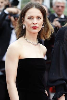 Paula Beer bei der Opening Ceremony mit der Premiere des Kinofilms Jeanne du Barry auf dem Festival de Cannes 2023 76. Internationale Filmfestspiele von Cannes im Palais des Festivals. Cannes, 16.05.2023