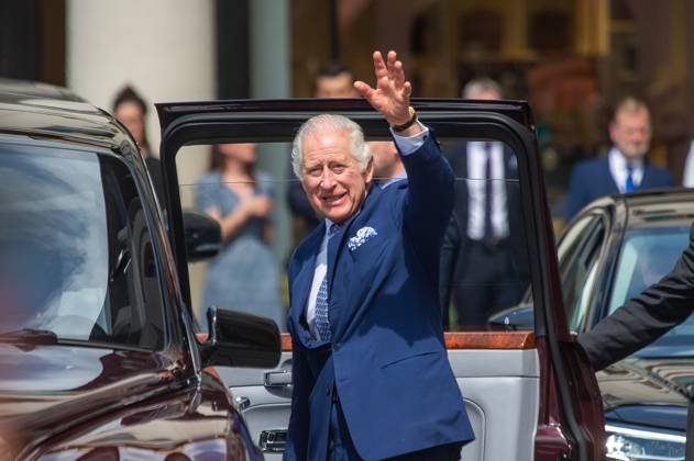 May 17, 2023, London, England, United Kingdom: King CHARLES III is seen in Covent Garden during a visit to St Paulâ€⠢s Church, Apple Market and Royal Opera House Arcade. London United Kingdom - ZUMAs262 20230517_zip_s262_017 Copyright: xTayfunxSalcix