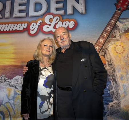 18.05.2023, Füssen im Allgäu, Musical-Premiere von ãEin bisschen Frieden - Summer of LoveÒ, von Komponist Ralph Siegel, im Festspielhaus Neuschwanstein. Komponist Ralph Siegel mit Sängerin Nicole (Ein bisschen Frieden, Grand Prix Siegerin 1982) 18.05.2023, Musical, Ein bisschen Frieden 18.05.2023, Musical, Ein bisschen Frieden
