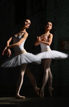 THE AUSTRALIAN BALLET DANCER AWARD WINNER, Isobelle Dashwood (winner of the Telstra Peoples Choice Award) and Lilla Harvey (Winner of the Telstra Rising Star Award) pose for a portrait the morning after the 2023 Telstra Ballet Dancer Awards at Carriageworks, in Sydney, Sunday, May 21, 2023. ( NO ARCHIVING, EDITORIAL USE ONLY, NO USE IN BOOKS WITHOUT CONSENT SYDNEY NEW SOUTH WALES AUSTRALIA  Copyright: xJAMESxGOURLEYx 20230521001801126588