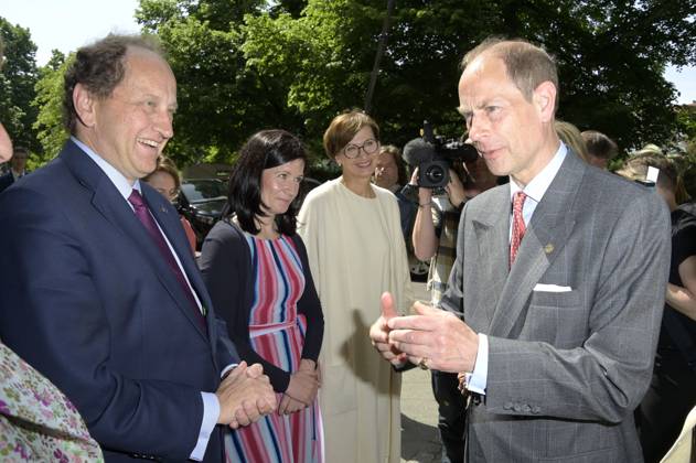 Alexander Graf Lambsdorff, Katharina Günther-Wünsch, Bettina Stark-Watzinger und Prinz Edward beim Besuch der Schule am Schillerpark im Rahmen der Verleihung des Duke Award im Wedding. Berlin, 22.05.2023