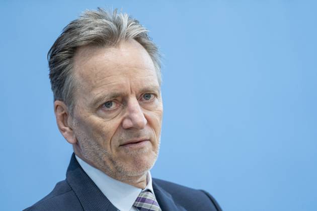 Bundespressekonferenz in Berlin - Vorstellung der Zahlen kindlicher Gewaltopfer Auswertung der Polizeilichen Kriminalstatistik 2022 - Holger Münch, Präsident Bundeskriminalamt BKA;Bundespressekonferenz in Berlin - Vorstellung der Zahlen kindlicher Gewaltopfer Auswertung der Polizeilichen Kriminalstatistik 2022 - Holger Münch, Präsident Bundeskriminalamt BKA, Berlin Berlin Deutschland Haus der Bundespressekonferenz
