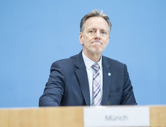 Bundespressekonferenz in Berlin - Vorstellung der Zahlen kindlicher Gewaltopfer Auswertung der Polizeilichen Kriminalstatistik 2022 - Holger Münch, Präsident Bundeskriminalamt BKA;Bundespressekonferenz in Berlin - Vorstellung der Zahlen kindlicher Gewaltopfer Auswertung der Polizeilichen Kriminalstatistik 2022 - Holger Münch, Präsident Bundeskriminalamt BKA, Berlin Berlin Deutschland Haus der Bundespressekonferenz