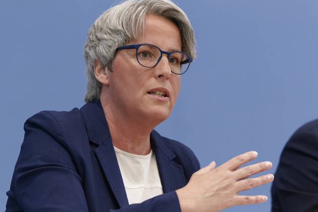Zahlen kindlicher Gewaltopfer vorgestellt 2023-05-23 - Deutschland, Berlin - Bundespressekonferenz: Vorstellung der Zahlen kindlicher Gewaltopfer - Auswertung der Polizeilichen Kriminalstatistik 2022. Im Bild Kerstin Claus, Unabhängige Beauftragte für Fragen des sexuellen Kindesmissbrauchs (UBSKM).