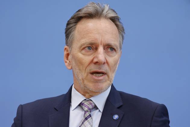 Holger Münch, Präsident des Bundeskriminalamtes (BKA), Deutschland, Berlin, Bundespressekonferenz, Thema: Vorstellung der Zahlen kindlicher Gewaltopfer – Auswertung der Polizeilichen Kriminalstatistik 2022