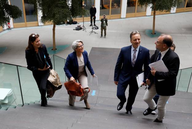 Kerstin Claus, Unabhängige Beauftragte für Fragen des sexuellen Kindesmissbrauchs (UBSKM), Holger Münch, Präsident des Bundeskriminalamtes (BKA), Deutschland, Berlin, Bundespressekonferenz, Thema: Vorstellung der Zahlen kindlicher Gewaltopfer – Auswertung der Polizeilichen Kriminalstatistik 2022