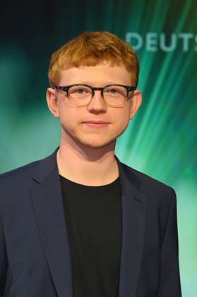 Sebastian Husak, Nachwuchspreis Idyll bei der Verleihung des 33. deutschen Kamerapreis, die renommierteste Auszeichnung für Kameraleute und Editor*innen