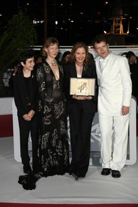 76th Cannes Film Festival 2023, Photocall Palmares. Pictured Justine Triet, Sandra Hüller, Antoine Reinartz, Milo Machado Graner  Copyright: xAlbertoxTerenghix xipa-agency.nex xPoolxPhotoxEventsx01x IPA_IPA38278640