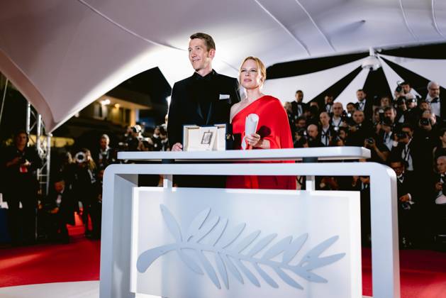 76e Festival International du Film de Cannes. Photocall des laureats. 76th International Cannes Film Festival. Photocall with winners. Prix du Jury pour Les feuilles Mortes d Aki Kaurismaki 292722 2023-05-27 Cannes France  Copyright: xTerencexBaelenx STAR_292722_003