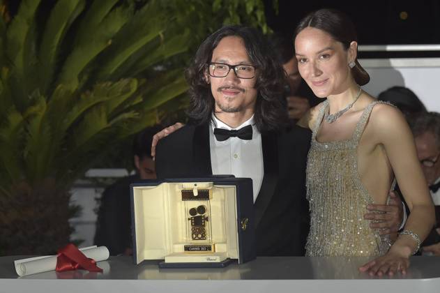 Director Pham Thien An (L) poses with The CamÃ ra d or Award for Inside The Yellow Cocoon Shell and President of the Camera d Or Jury AnaÃ¯s Demoustier (R) during the Palme D Or winners photocall at the 76th annual Cannes film festival at Palais des Festivals on Saturday, May 27, 2023 in Cannes, France.  CAN20230527216 RoccoxSpaziani