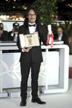 Pham Thien An mit der Goldenen Kamera für Inside the Yellow Cocoon Shell beim Photocall mit den Preisträgern auf dem Festival de Cannes 2023 76. Internationale Filmfestspiele von Cannes am Palais des Festivals. Cannes, 27.05.2023