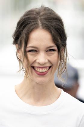 Cannes - Un Certain Regard Photocall Paula Beer attends the photocall for the Un Certain Regard jury at the 76th annual Cannes film festival at Palais des Festivals on May 17, 2023 in Cannes, France. Photo by David Niviere ABACAPRESS.COM CANNES France Copyright: xNivierexDavid ABACAPRESS.COMx 853245_043 NivierexDavid ABACAPRESS.COMx 853245_043