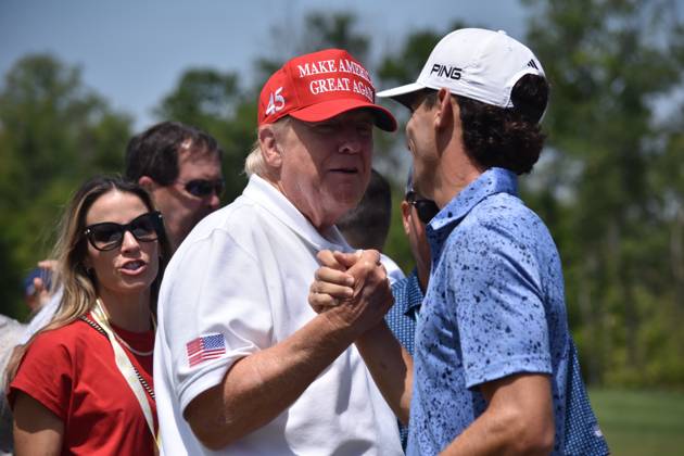 May 27, 2023, Sterling, Virginia, United States: Former President of the United States Donald J. Trump visits the driving range and speaks with fans. Former President of the United States Donald J. Trump visits the driving range, meets fans and watches LIV Golf Washington DC 2023 Round 2 at Trump National Golf Club Washington DC in Sterling, Virginia, United States. Sterling United States - ZUMAs197 20230527_zaa_s197_132 Copyright: xKylexMazzax