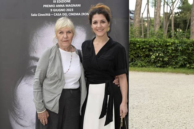 Sagitta Alter und Carlotta Proietti bei der 9. Verleihung des Premio Anna Magnani 2023 im Casa del Cinema Villa Borghese. Rom, 09.06.2023