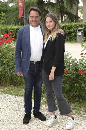 Saverio Vallone mit Tochter Caterina Vallone bei der 9. Verleihung des Premio Anna Magnani 2023 im Casa del Cinema Villa Borghese. Rom, 09.06.2023