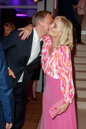 Party - Bertelsmann Christian Lindner und Annette Marberth-Kubick bei der Bertelsmann Party 2023 in der Bertelsmann Hauptstadtrepräsentanz am 15.06.2023 in Berlin. Copyright: xEventpressxKochanx