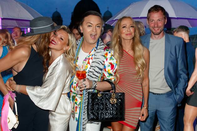Party - Bertelsmann Lilly Becker, Evelyn Burdecki, Julian F. M. Stöckel, Jenny Elvers und Dieter Könnes bei der Bertelsmann Party 2023 in der Bertelsmann Hauptstadtrepräsentanz am 15.06.2023 in Berlin. Copyright: xEventpressxKochanx