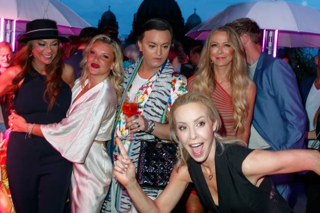 Party - Bertelsmann Lilly Becker, Evelyn Burdecki, Julian F. M. Stöckel, Jenny Elvers und Isabel Edvardsson bei der Bertelsmann Party 2023 in der Bertelsmann Hauptstadtrepräsentanz am 15.06.2023 in Berlin. Copyright: xEventpressxKochanx