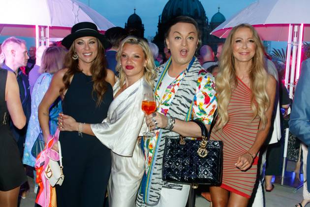 Party - Bertelsmann Lilly Becker, Evelyn Burdecki, Julian F. M. Stöckel und Jenny Elvers bei der Bertelsmann Party 2023 in der Bertelsmann Hauptstadtrepräsentanz am 15.06.2023 in Berlin. Copyright: xEventpressxKochanx