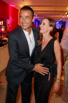 Party - Bertelsmann Erol Sander mit Freundin Rebecca Oehlmann bei der Bertelsmann Party 2023 in der Bertelsmann Hauptstadtrepräsentanz am 15.06.2023 in Berlin. Copyright: xEventpressxKochanx