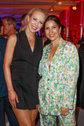 Party - Bertelsmann Isabel Edvardsson und Chryssanthi Kavazi bei der Bertelsmann Party 2023 in der Bertelsmann Hauptstadtrepräsentanz am 15.06.2023 in Berlin. Copyright: xEventpressxKochanx