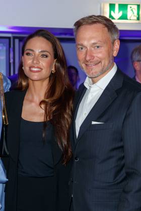 Party - Bertelsmann Christian Lindner mit Ehefrau Franca Lehfeldt bei der Bertelsmann Party 2023 in der Bertelsmann Hauptstadtrepräsentanz am 15.06.2023 in Berlin. Copyright: xEventpressxKochanx