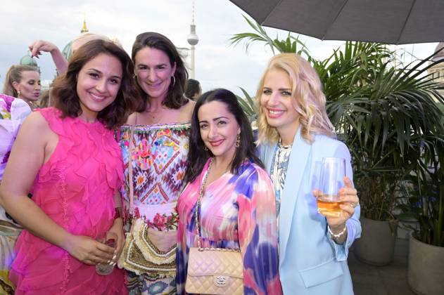 Nina Moghaddam, Nadine Sosniok, Elmira Rafizadeh und Susan Sideropoulos bei der Bertelsmann Party 2023 in der Bertelsmann Repräsentanz Unter den Linden. Berlin, 15.06.2023