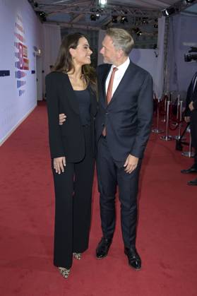 Christian Lindner mit Ehefrau Franca Lehfeldt bei der Bertelsmann Party 2023 in der Bertelsmann Repräsentanz Unter den Linden. Berlin, 15.06.2023