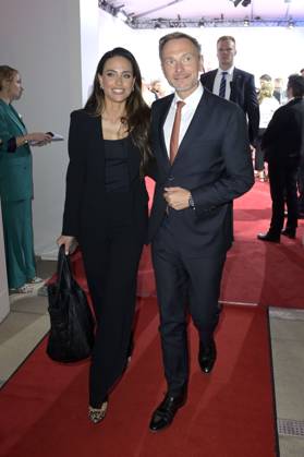 Christian Lindner mit Ehefrau Franca Lehfeldt bei der Bertelsmann Party 2023 in der Bertelsmann Repräsentanz Unter den Linden. Berlin, 15.06.2023