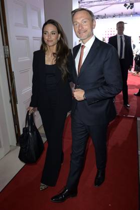 Christian Lindner mit Ehefrau Franca Lehfeldt bei der Bertelsmann Party 2023 in der Bertelsmann Repräsentanz Unter den Linden. Berlin, 15.06.2023